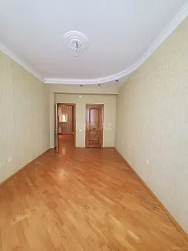 Satılır 4 otaqlı mənzil 164 m²