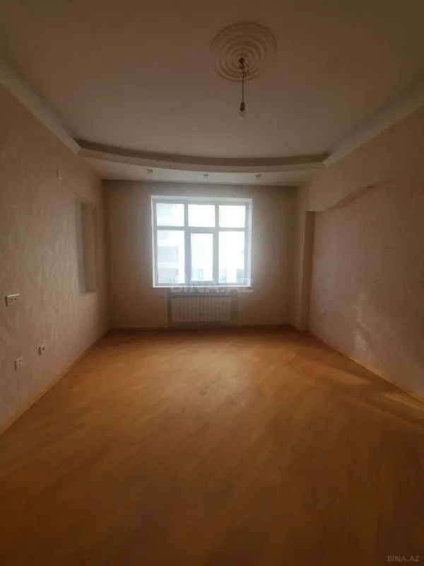 Satılır 4 otaqlı mənzil 164 m²