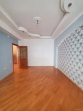 Satılır 4 otaqlı mənzil 164 m²