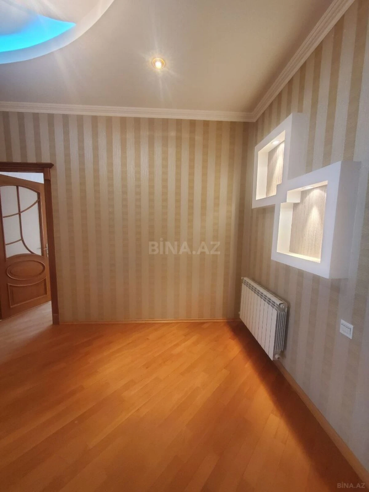 Satılır 4 otaqlı mənzil 164 m²
