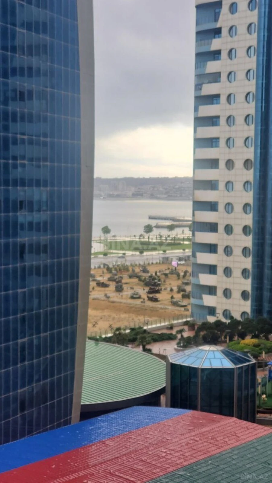 Satılır 4 otaqlı mənzil 164 m²