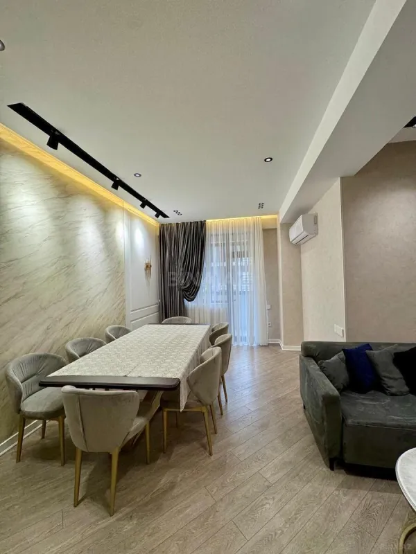 Satılır 4 otaqlı mənzil 111 m²