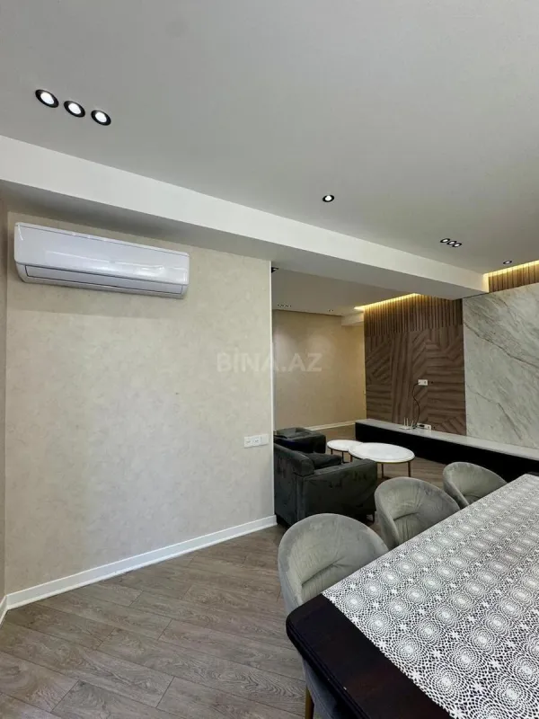 Satılır 4 otaqlı mənzil 111 m²