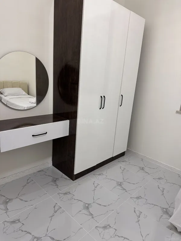 Kirayə verilir 7 otaqlı mənzil 220 m²