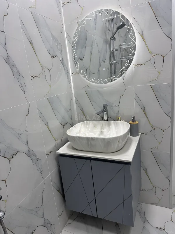 Kirayə verilir 7 otaqlı mənzil 220 m²