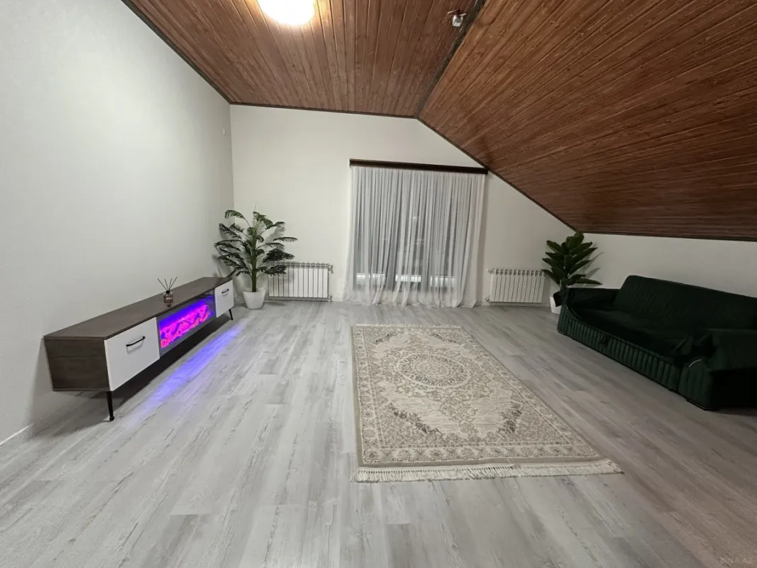 Kirayə verilir 7 otaqlı mənzil 220 m²