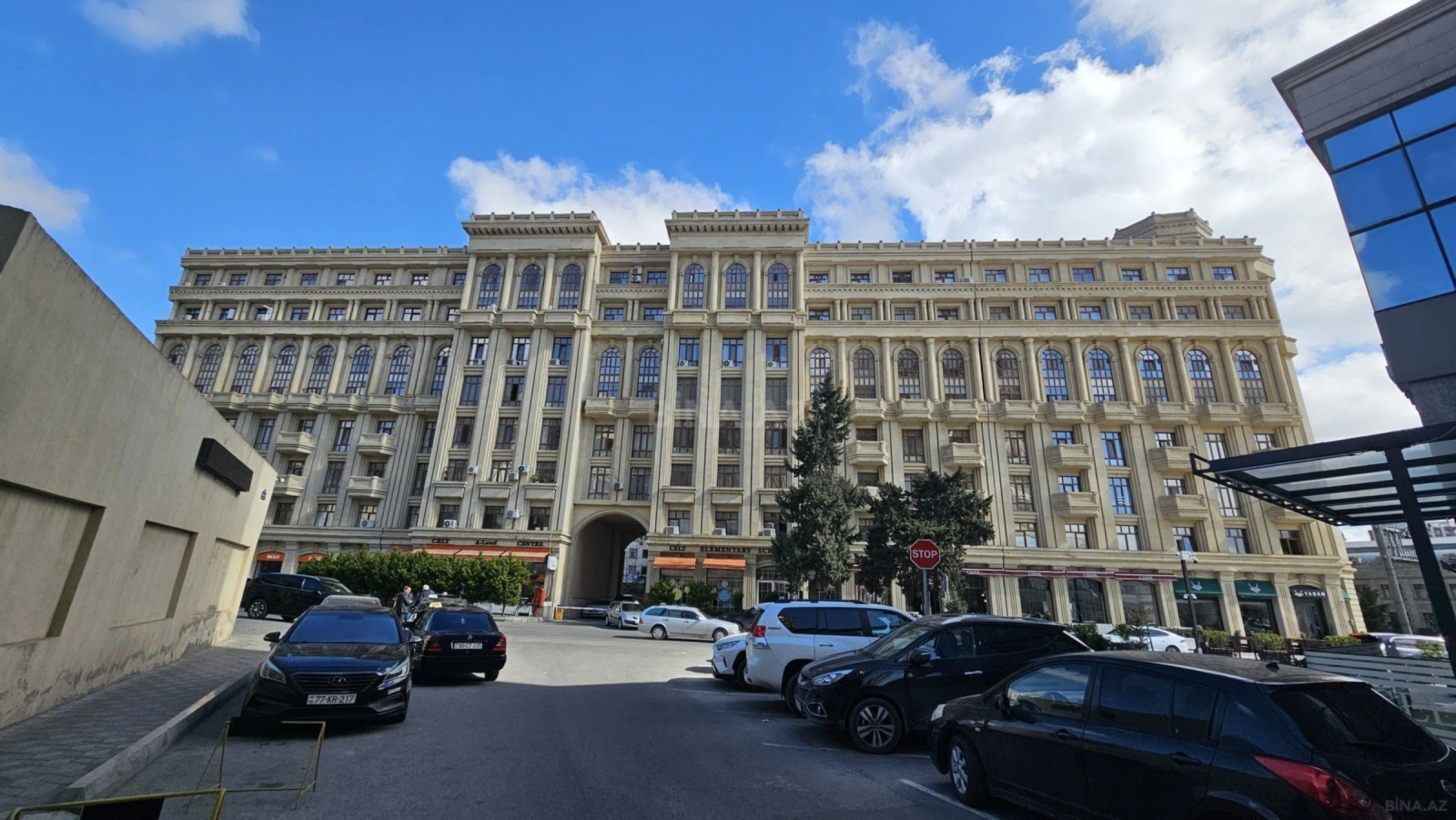 Satılır 2 otaqlı mənzil 85 m²