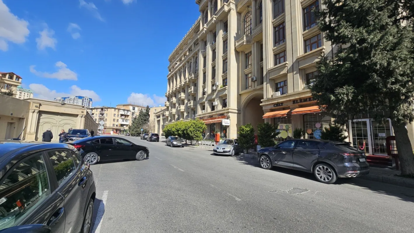 Satılır 2 otaqlı mənzil 85 m²