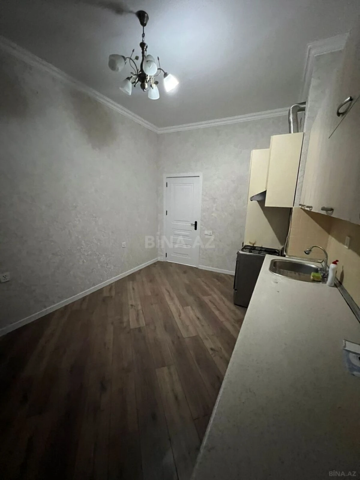 Satılır 2 otaqlı mənzil 85 m²