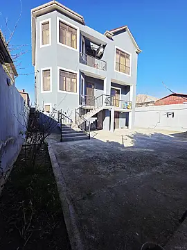 Satılır 8 otaqlı həyət evi 290 m²