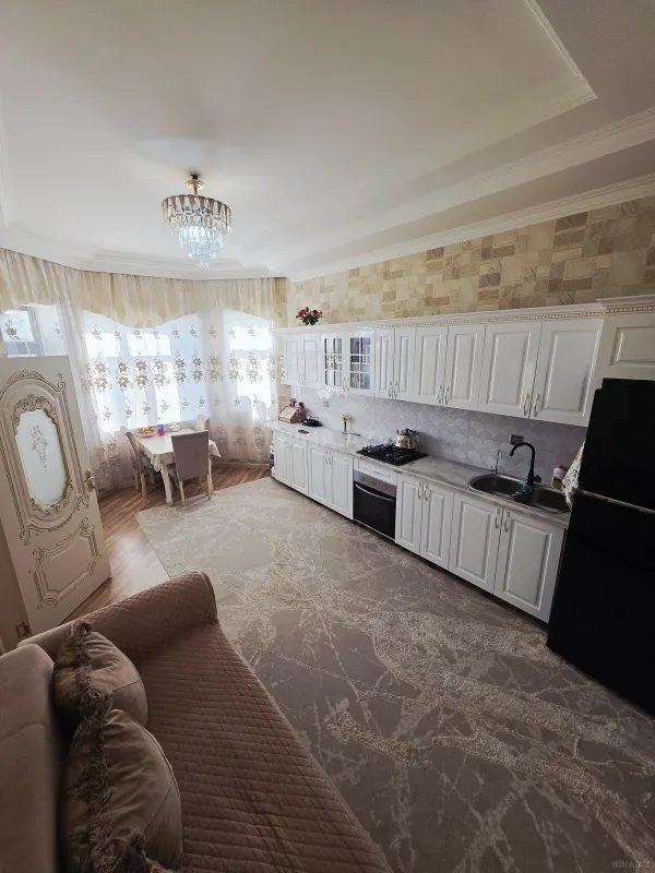 Satılır 8 otaqlı həyət evi 290 m²