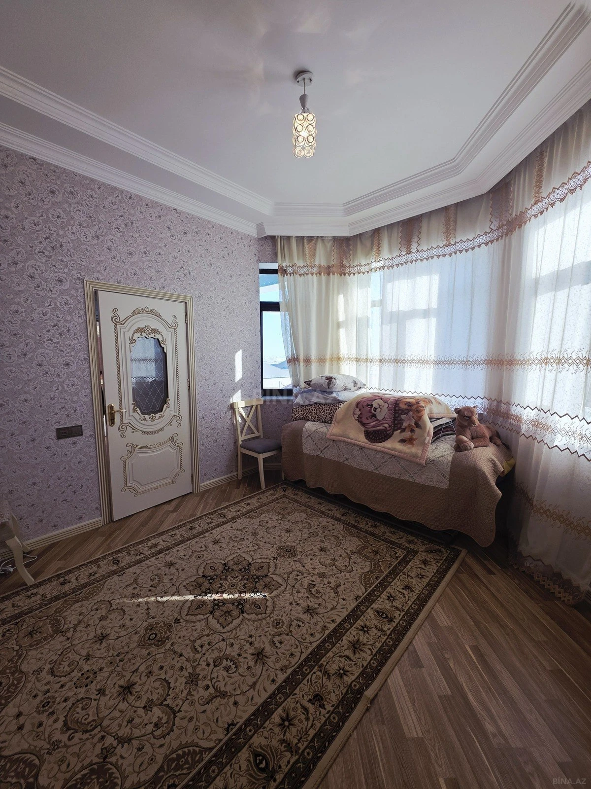 Satılır 8 otaqlı həyət evi 290 m²