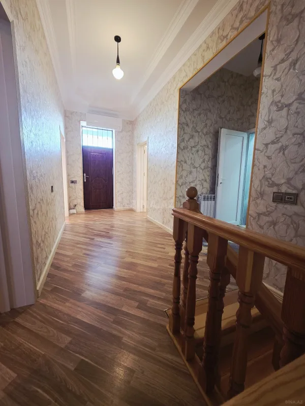 Satılır 8 otaqlı həyət evi 290 m²