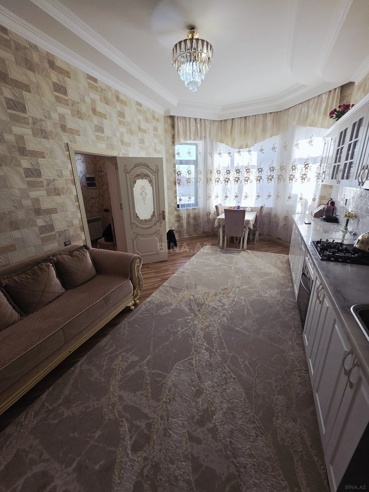 Satılır 8 otaqlı həyət evi 290 m²