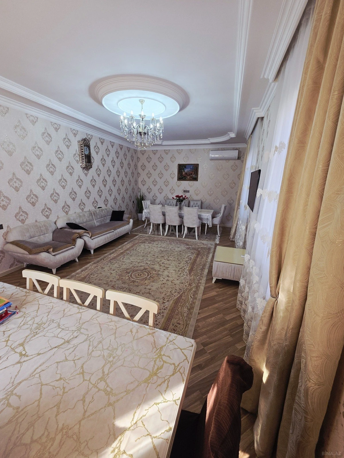 Satılır 8 otaqlı həyət evi 290 m²