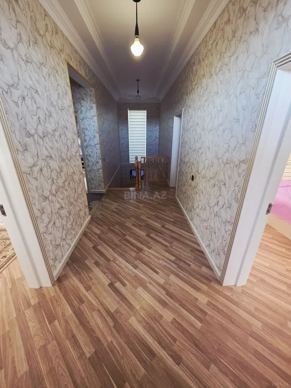 Satılır 8 otaqlı həyət evi 290 m²