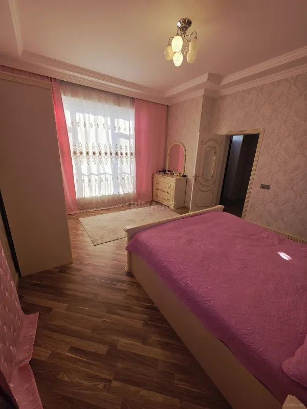 Satılır 8 otaqlı həyət evi 290 m²