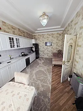 Satılır 8 otaqlı həyət evi 290 m²