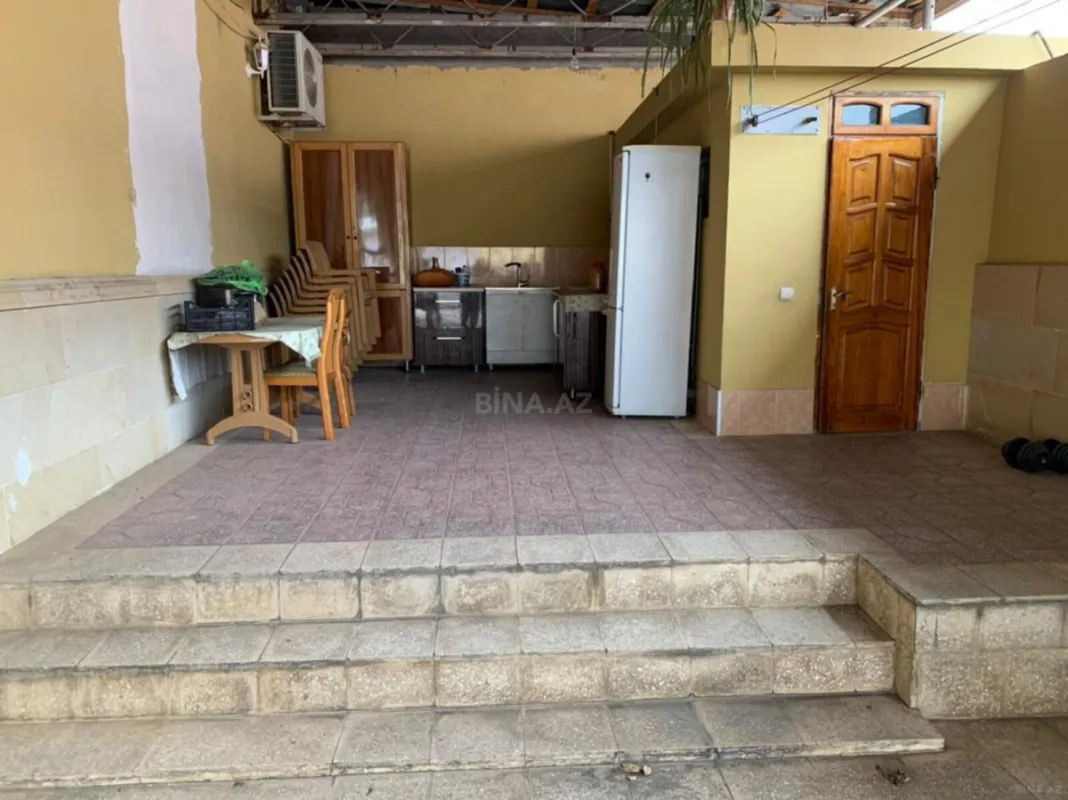 Satılır 7 otaqlı həyət evi 222 m²