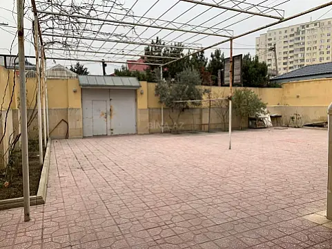 Satılır 7 otaqlı həyət evi 222 m²