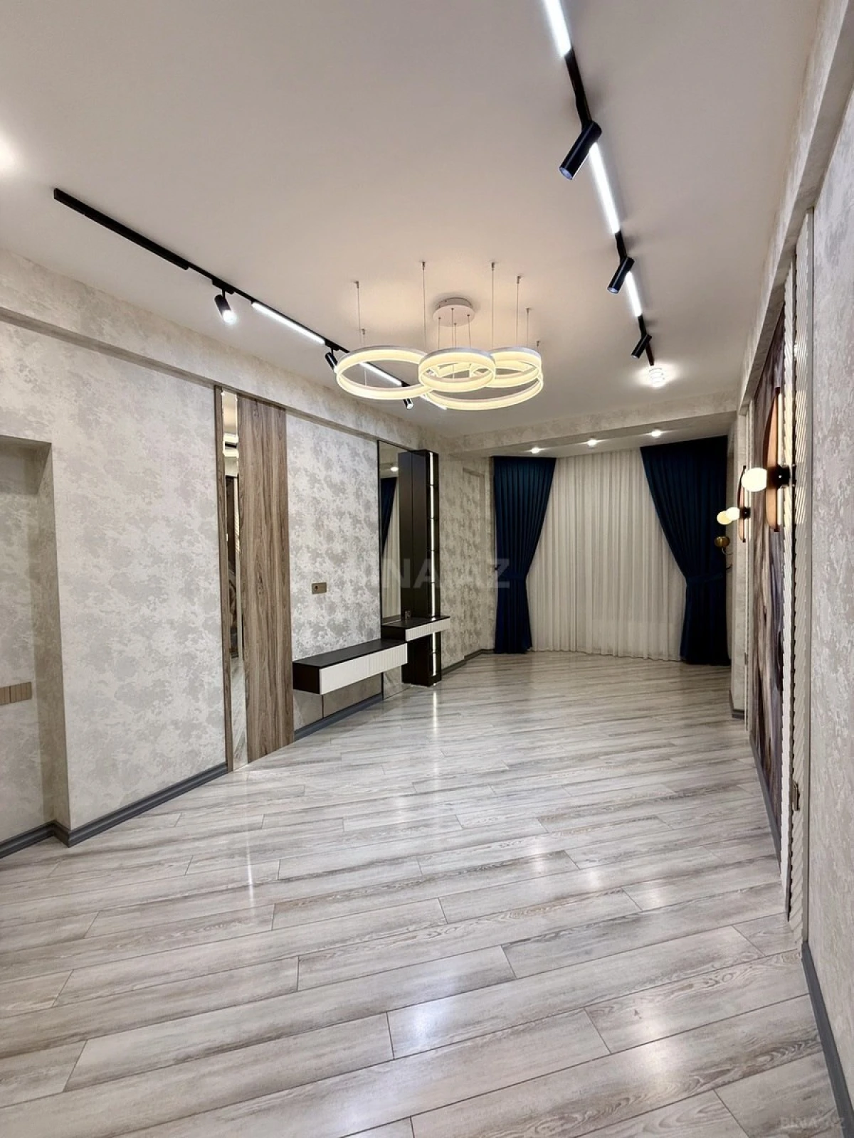 Satılır 3 otaqlı mənzil 96 m²