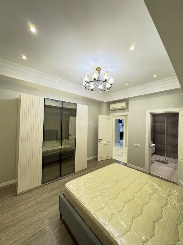 Kirayə verilir 3 otaqlı mənzil 137 m²
