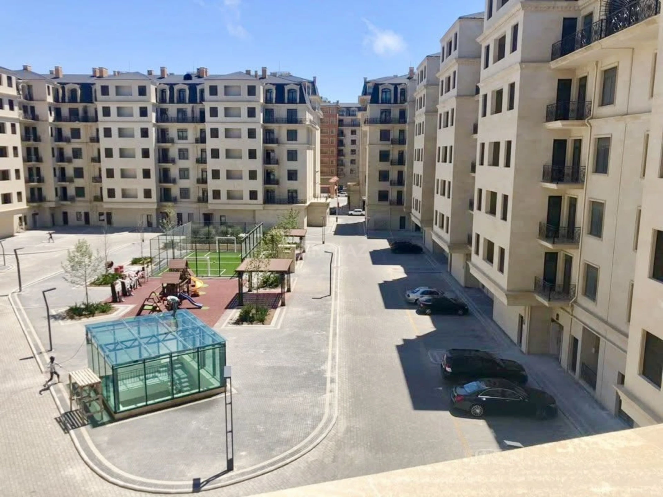 Kirayə verilir 3 otaqlı mənzil 137 m²