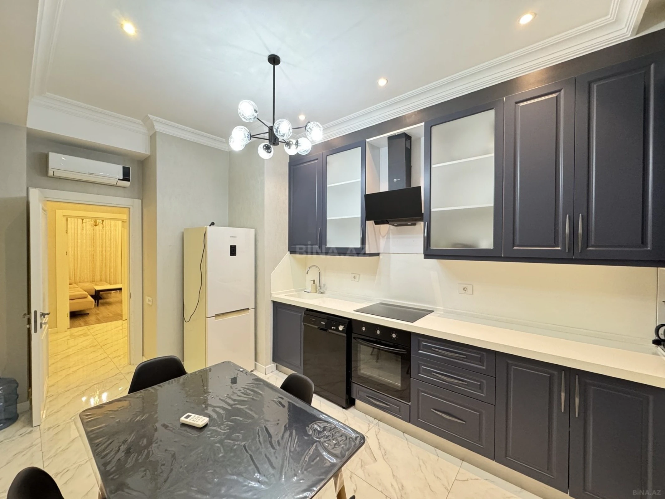 Kirayə verilir 3 otaqlı mənzil 137 m²