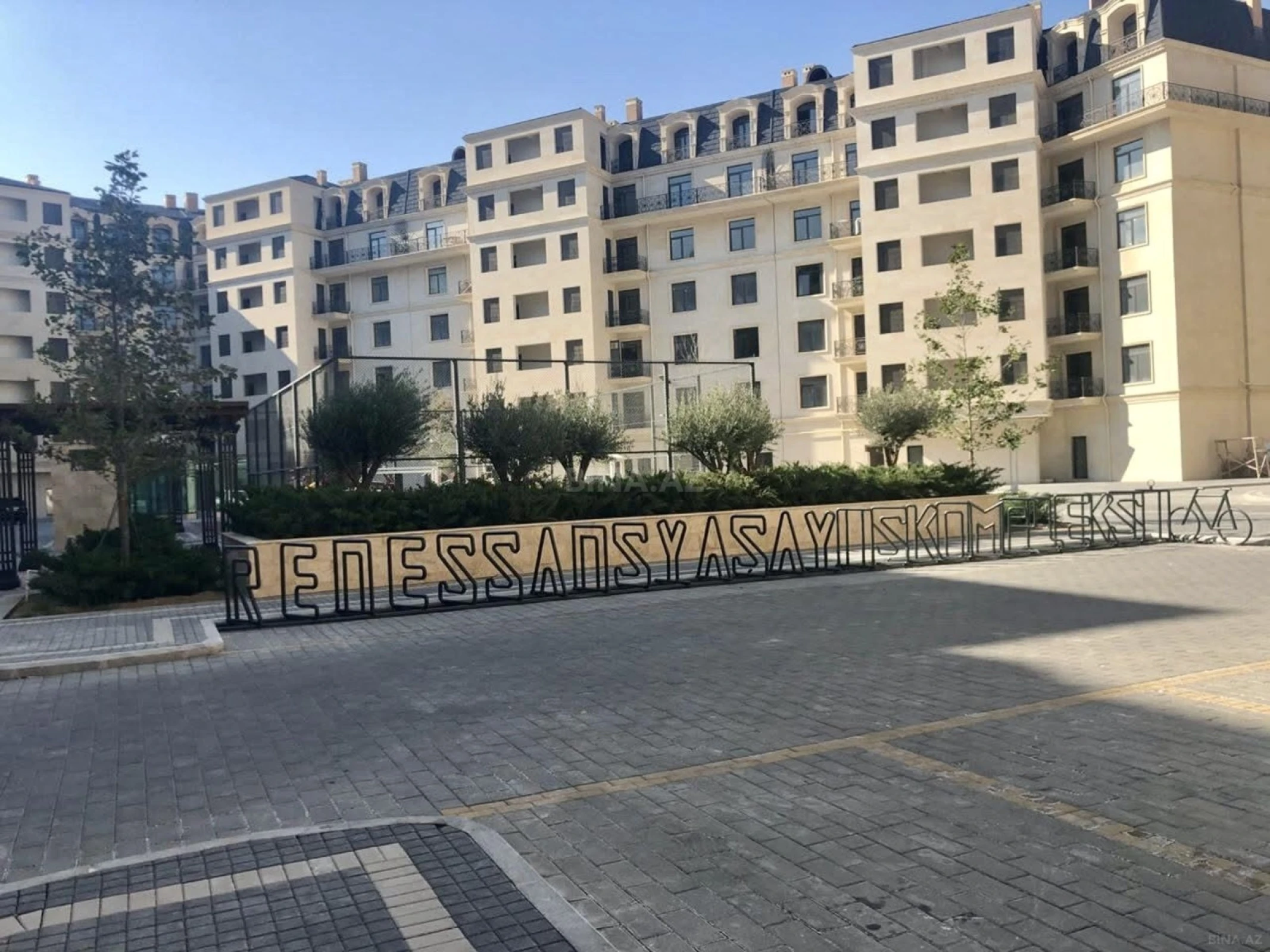Kirayə verilir 3 otaqlı mənzil 137 m²