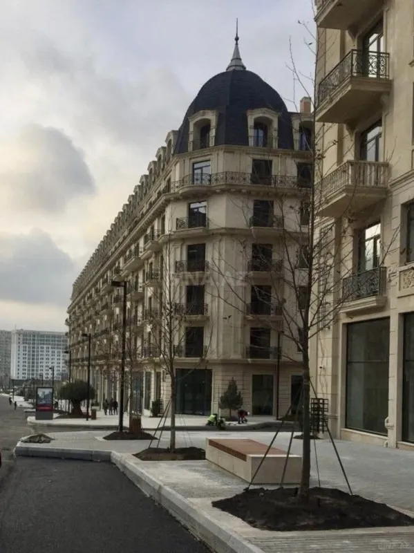 Kirayə verilir 3 otaqlı mənzil 137 m²