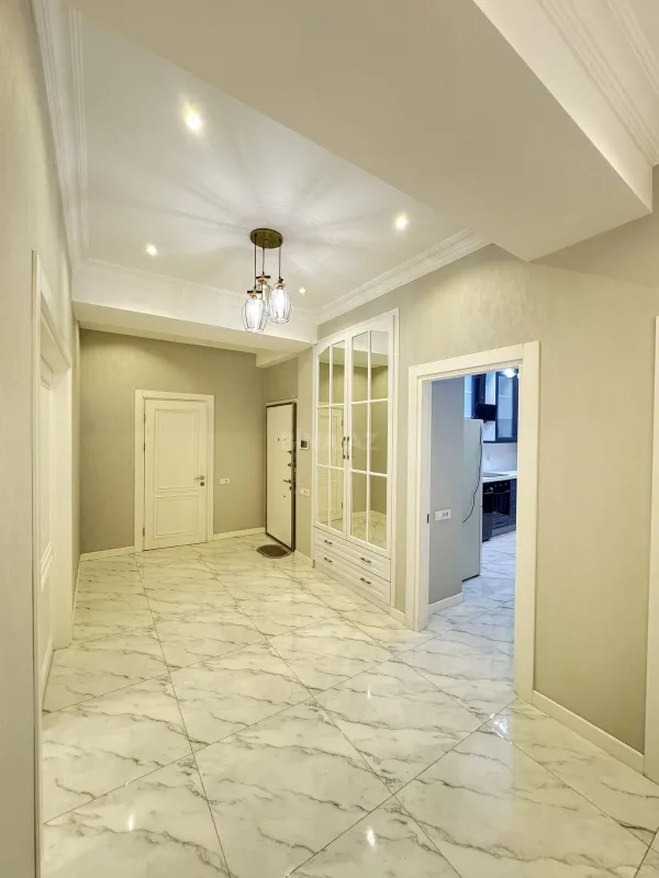 Kirayə verilir 3 otaqlı mənzil 137 m²