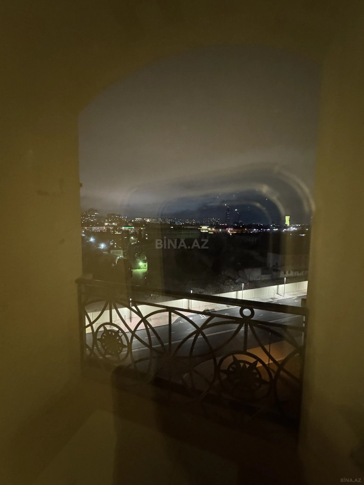 Kirayə verilir 3 otaqlı mənzil 137 m²