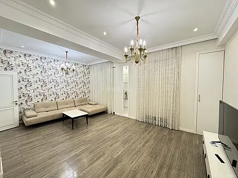 Kirayə verilir 3 otaqlı mənzil 137 m²