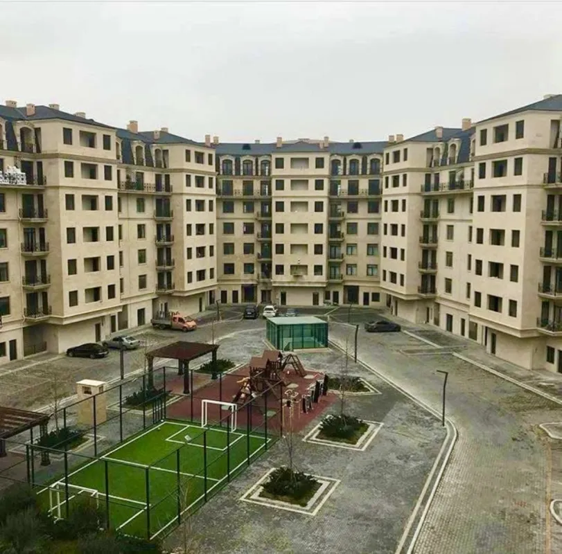 Kirayə verilir 3 otaqlı mənzil 137 m²