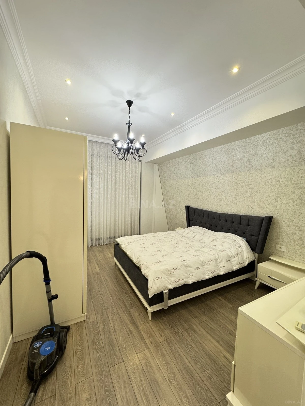Kirayə verilir 3 otaqlı mənzil 137 m²