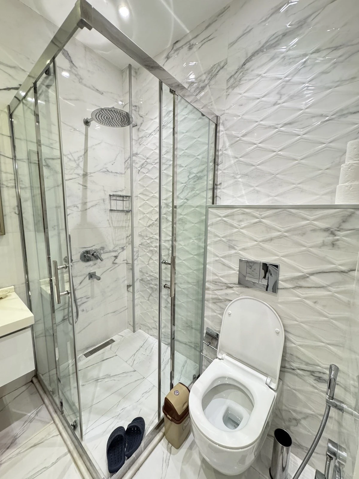 Kirayə verilir 3 otaqlı mənzil 137 m²