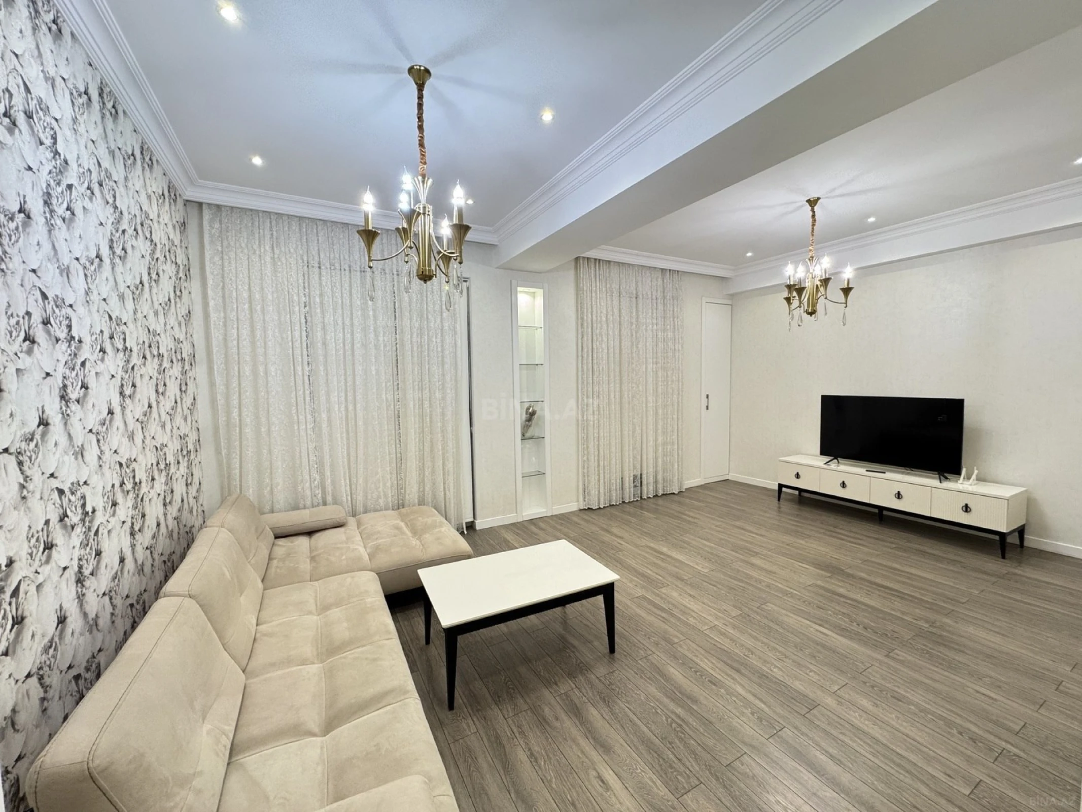 Kirayə verilir 3 otaqlı mənzil 137 m²