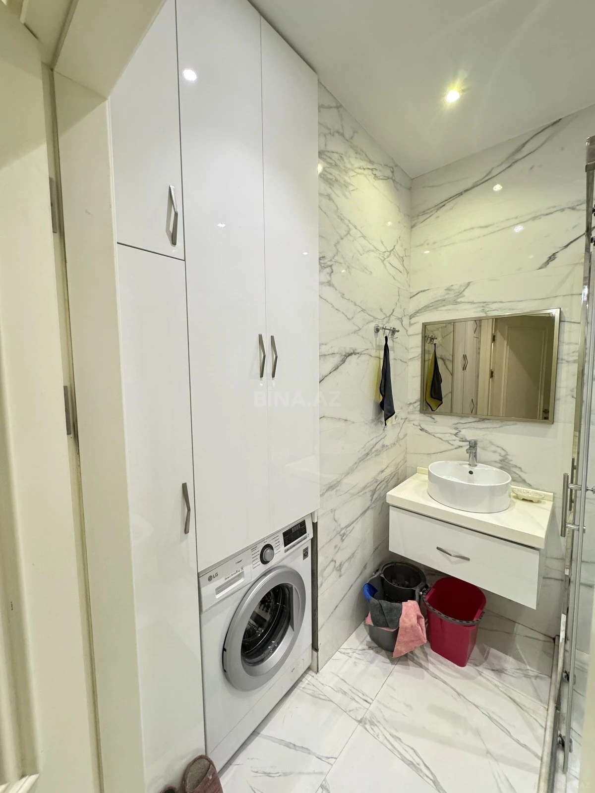 Kirayə verilir 3 otaqlı mənzil 137 m²