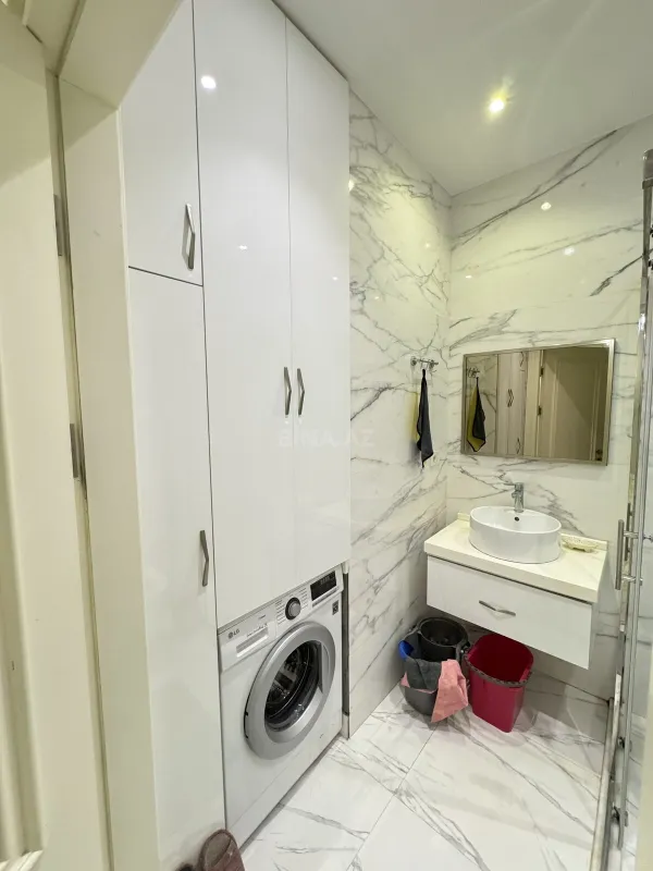 Kirayə verilir 3 otaqlı mənzil 137 m²