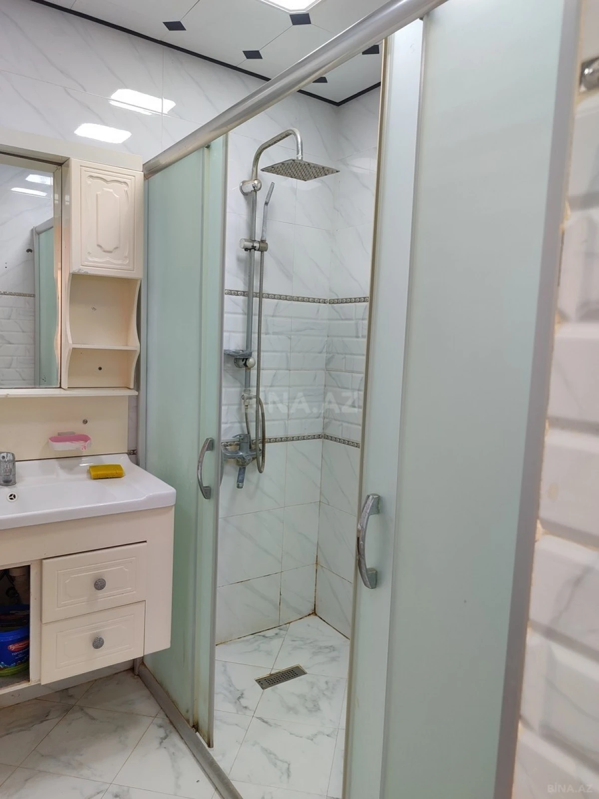 Kirayə verilir 3 otaqlı mənzil 100 m²