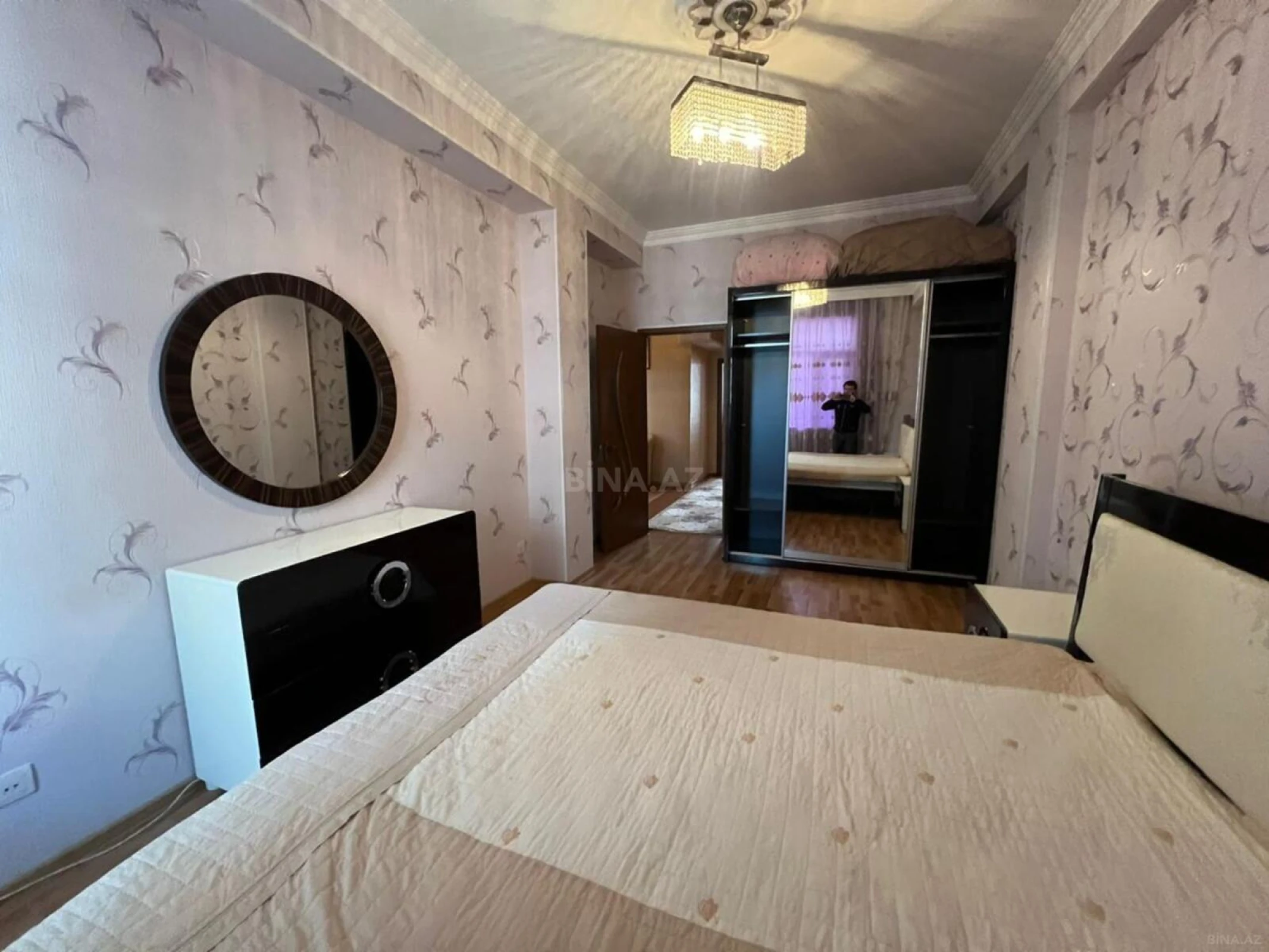 Satılır 3 otaqlı mənzil 126 m²