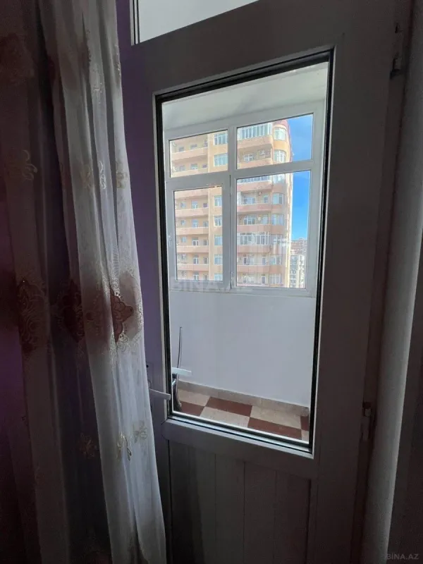 Satılır 3 otaqlı mənzil 126 m²