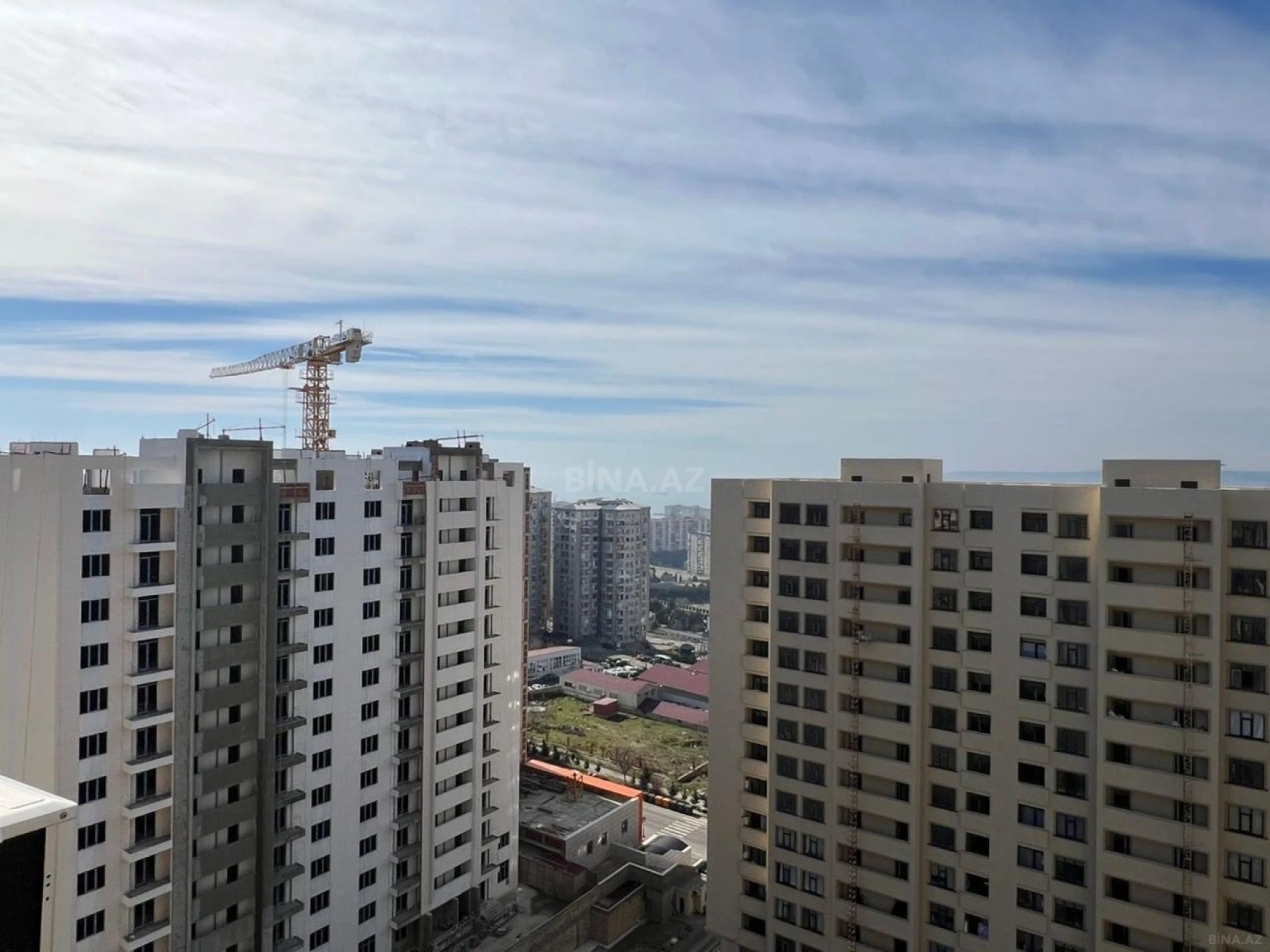 Satılır 3 otaqlı mənzil 126 m²