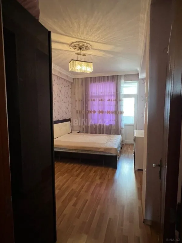 Satılır 3 otaqlı mənzil 126 m²
