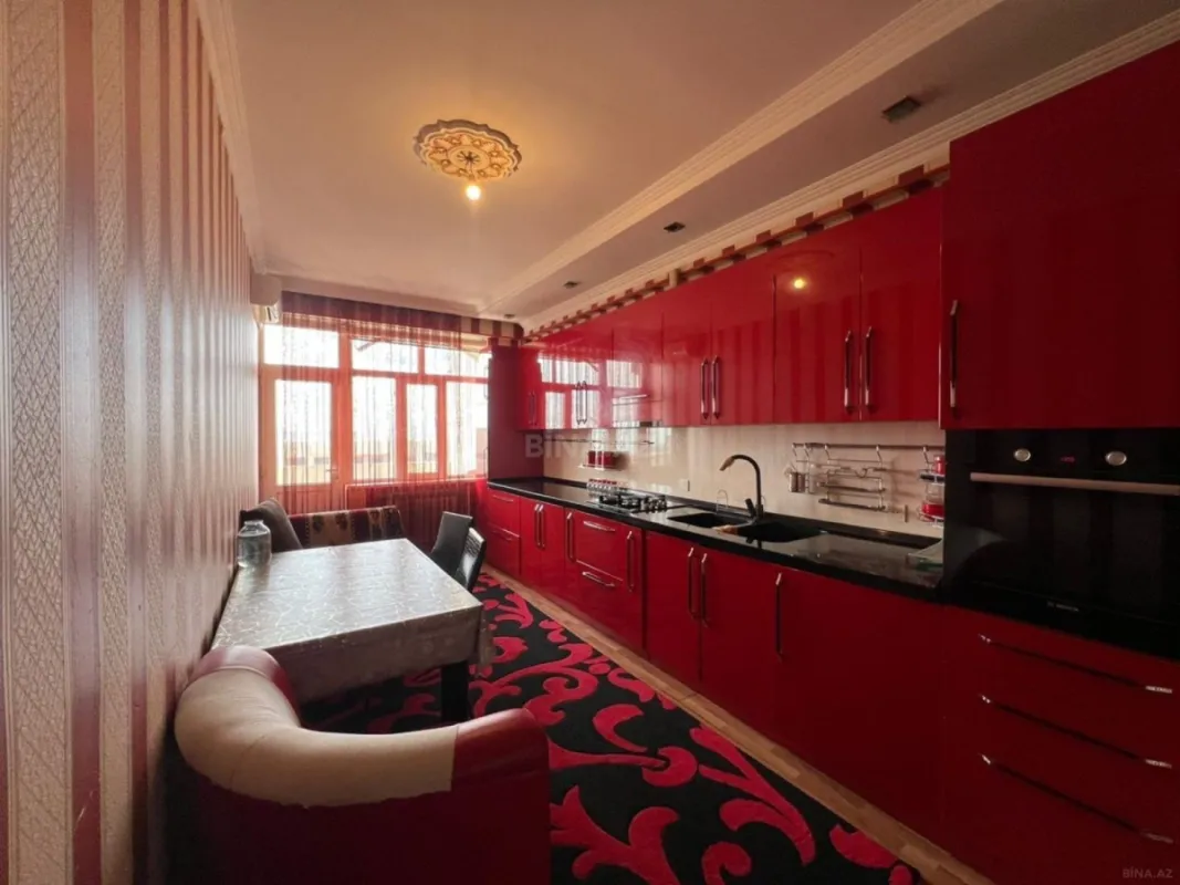 Satılır 3 otaqlı mənzil 126 m²