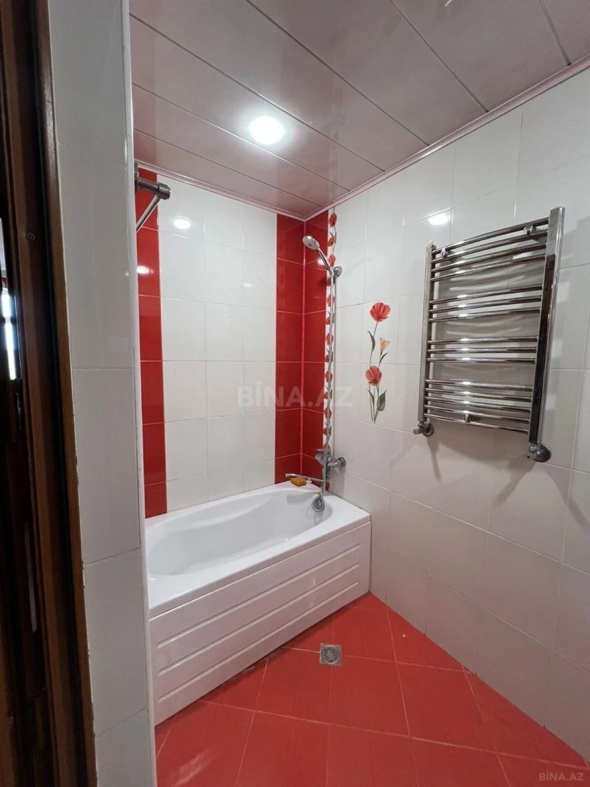 Satılır 3 otaqlı mənzil 126 m²