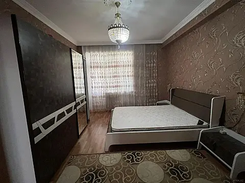 Satılır 3 otaqlı mənzil 126 m²