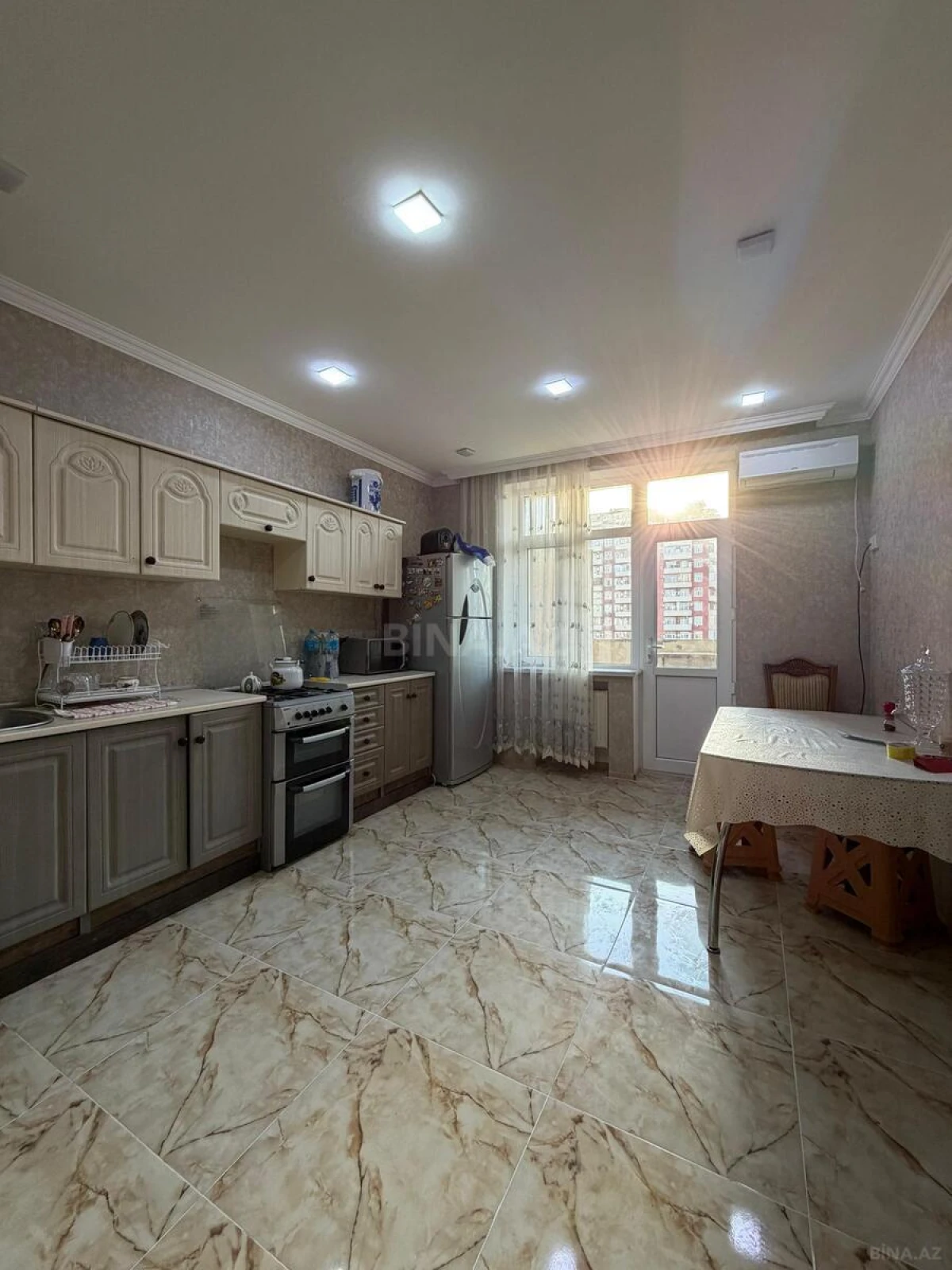 Satılır 3 otaqlı mənzil 140 m²