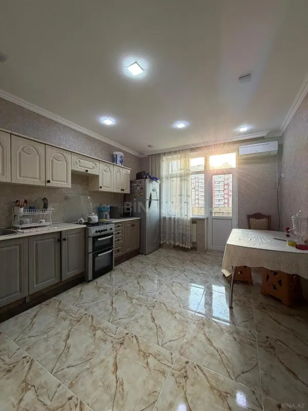 Satılır 3 otaqlı mənzil 140 m²