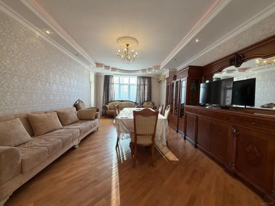 Satılır 3 otaqlı mənzil 140 m²
